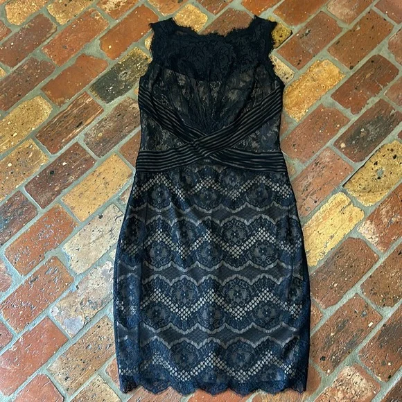 Tadashi Shoji Chantilly Lace Boatneck Sheath Midi Dress sz12 - Picture 11 of 16
